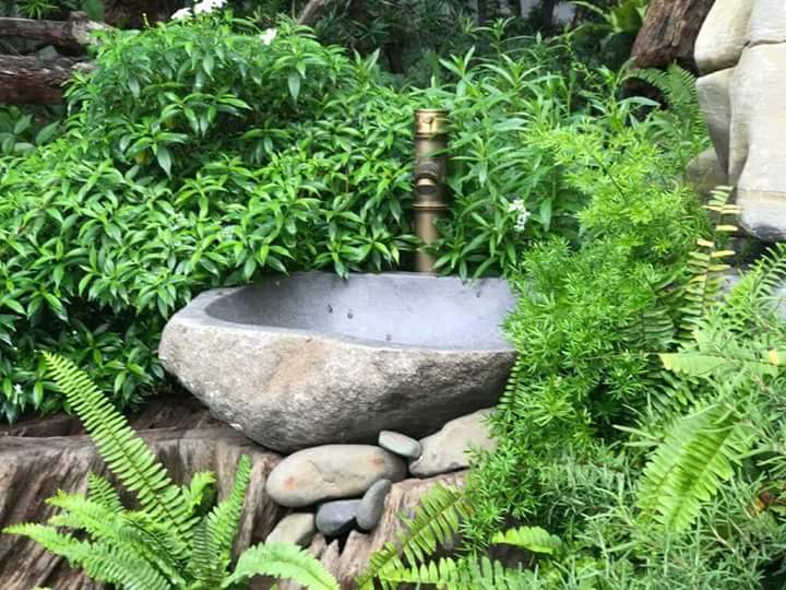 Lavabo đá cuội  + vòi đồng cổ  kL11