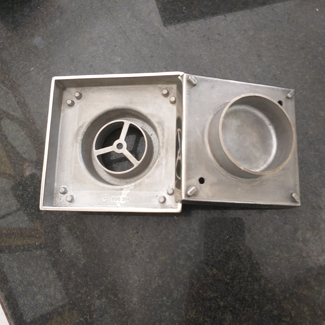 Phễu thoát sàn inox 304 âm mặt gạch V12A