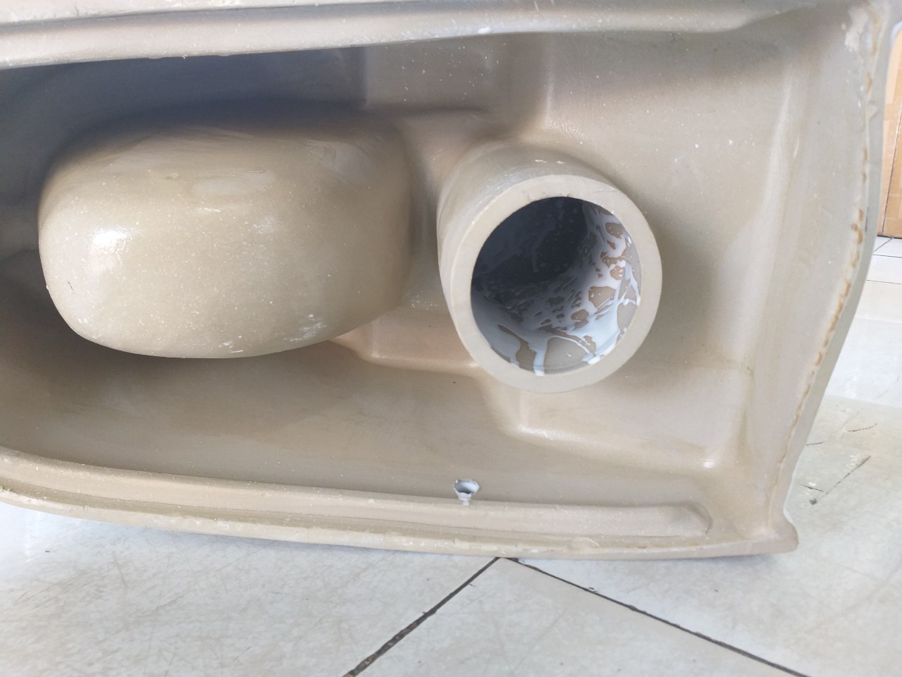 Bàn cầu tâm lỗ 25cm  Basic