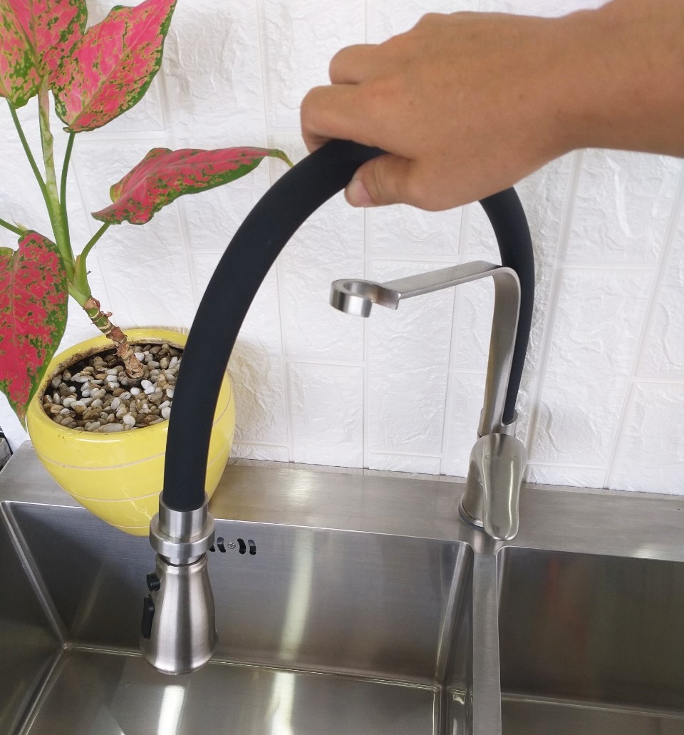 Vòi Rửa Chén Nóng Lạnh Inox Rút Letah LT 014