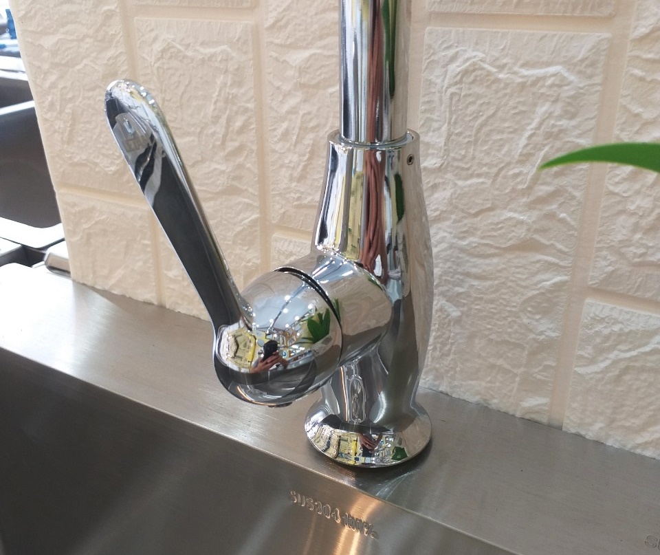 Vòi Rửa Chén Nóng Lạnh Letah LT010