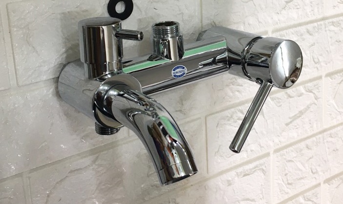 Vòi Sen Nóng Lạnh Horcking 88130 Chính Hãng
