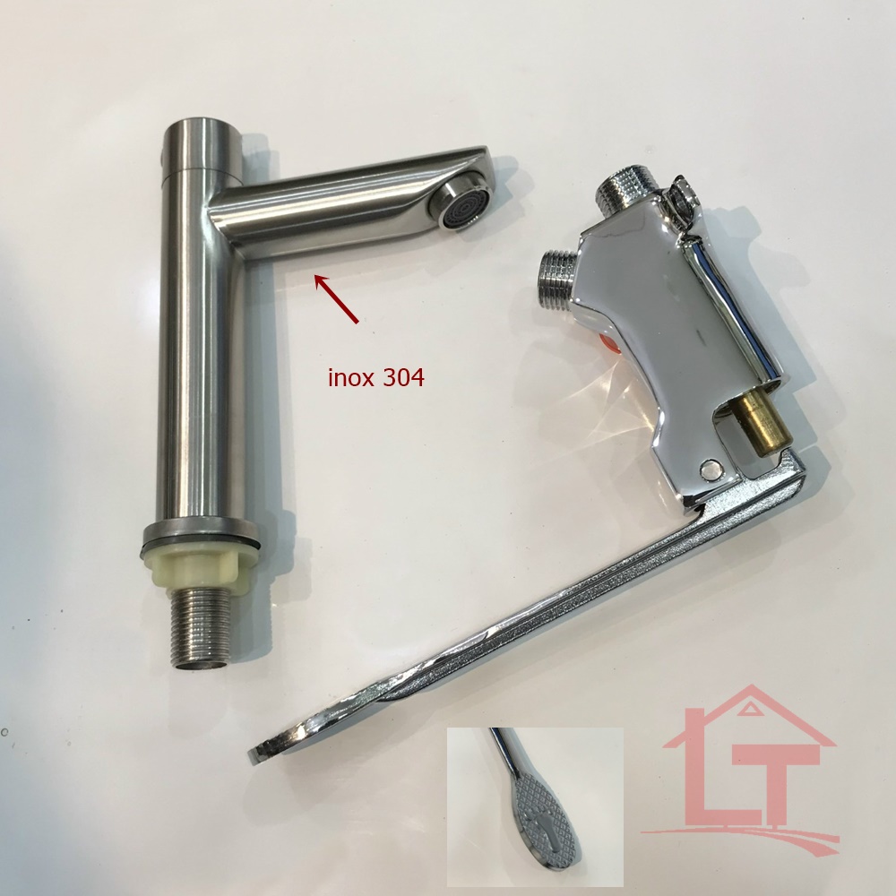 Vòi Nước Đạp Chân Gắn Tường HK18 Cao Cấp